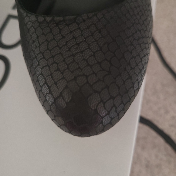 Black Platform Heels - Picture 6 of 8